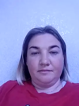 Snapshot of MiyaOlliver chatting on April 26, 2026, 3:32 pm MiyaOlliver online show from April 26, 2026, 3:32 pm