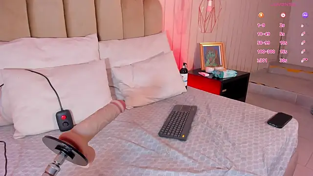 nicki-west online show from June 16, 2026, 8:55 pm