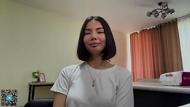 Snapshot of MarylnMonnier chatting on April 29, 2026, 7:12 am MarylnMonnier online show from April 29, 2026, 7:12 am