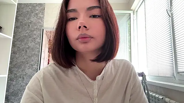 Snapshot of MarylnMonnier chatting on May 18, 2026, 8:20 am MarylnMonnier online show from May 18, 2026, 8:20 am