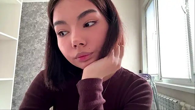 Snapshot of MarylnMonnier chatting on May 19, 2026, 7:04 am MarylnMonnier online show from May 19, 2026, 7:04 am