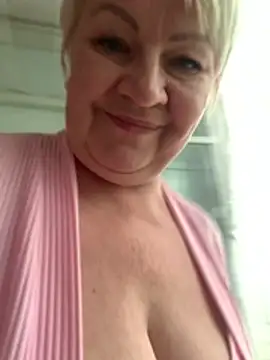 Laura Miillf online show from May 4, 2026, 4:25 pm