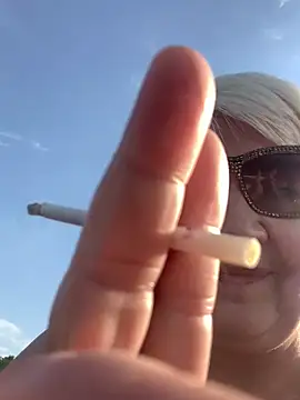 Laura Miillf online show from May 21, 2026, 5:14 am