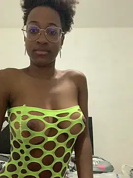 Snapshot of Julyshygirl chatting on May 1, 2026, 10:36 pm Julyshygirl online show from May 1, 2026, 10:36 pm