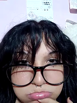 Sempai Moon online show from May 7, 2026, 12:38 am