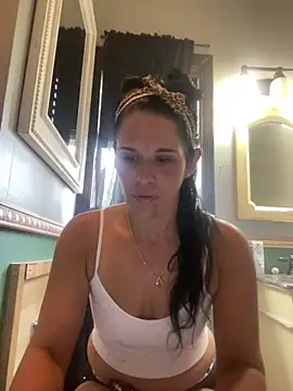 Snapshot of Vanessa_Valentine chatting on May 22, 2026, 1:50 pm Vanessa Valentine online show from May 22, 2026, 1:50 pm