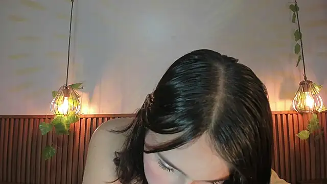 AmelieCooper online show from May 20, 2026, 7:42 pm