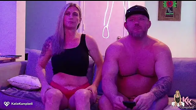 KatieKampbell online show from April 28, 2026, 2:21 am