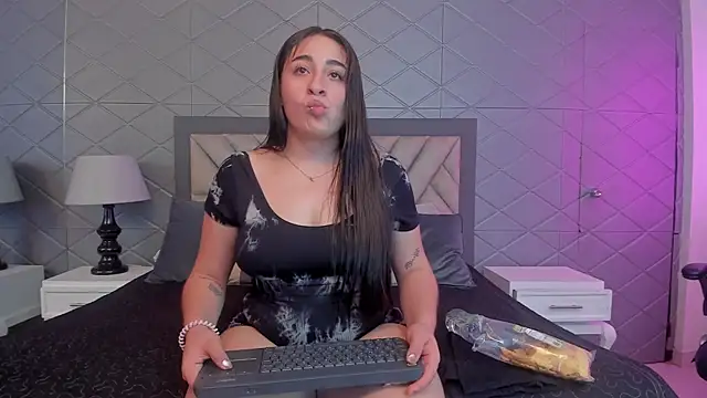 CharyLin online show from May 22, 2026, 4:41 am