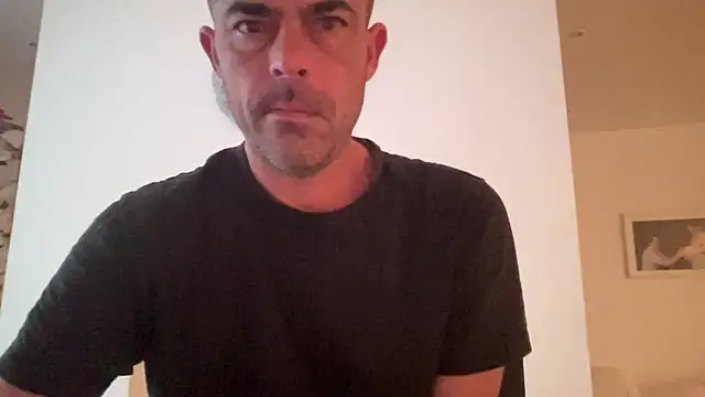 Riccardo86xx online show from May 5, 2026, 3:47 am