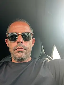 Snapshot of Riccardo86xx chatting on July 20, 2026, 3:14 pm Riccardo86xx online show from July 20, 2026, 3:14 pm