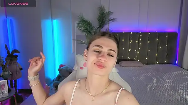 Snapshot of Dayana_Mood chatting on May 26, 2026, 6:42 am Dayana Mood online show from May 26, 2026, 6:42 am