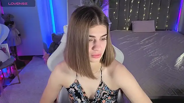 Snapshot of Dayana_Mood chatting on June 27, 2026, 6:51 am Dayana Mood online show from June 27, 2026, 6:51 am