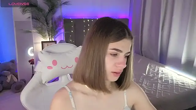 Snapshot of Dayana_Mood chatting on July 4, 2026, 6:30 am Dayana Mood online show from July 4, 2026, 6:30 am