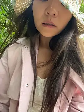 xiaochengzi505 online show from May 2, 2026, 10:31 am