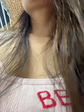 xiaochengzi505 online show from May 20, 2026, 1:01 am