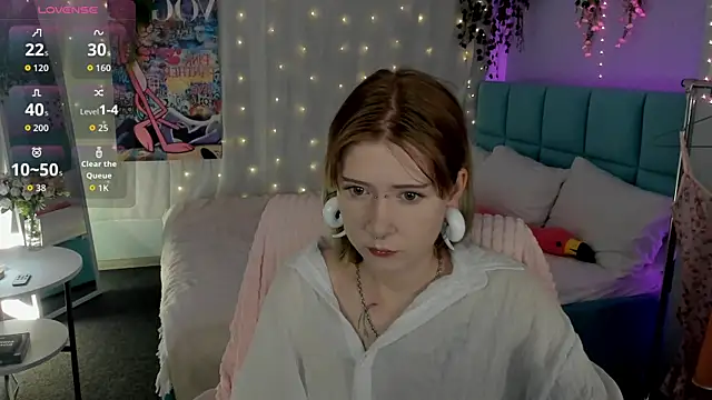 Elira Vane online show from July 5, 2026, 3:02 am