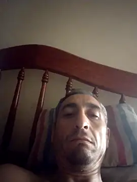 Snapshot of Alejandro83bsf chatting on April 28, 2026, 10:04 pm Alejandro83bsf online show from April 28, 2026, 10:04 pm
