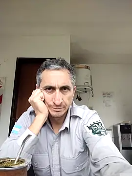 Snapshot of Alejandro83bsf chatting on May 5, 2026, 2:36 pm Alejandro83bsf online show from May 5, 2026, 2:36 pm
