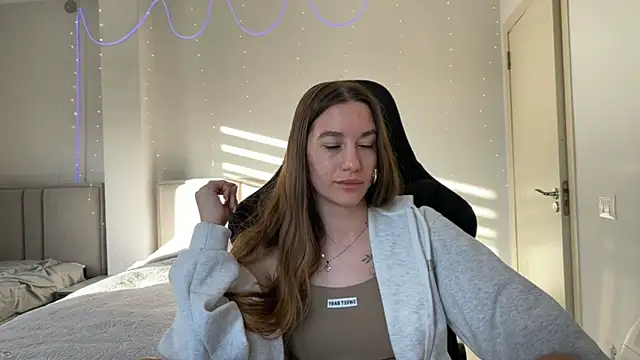 PrincesSsLilu online show from May 17, 2026, 4:43 am