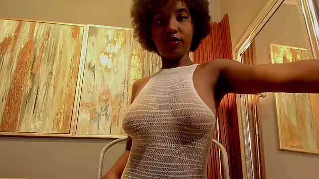 Snapshot of Kiara_Curls chatting on May 18, 2026, 11:49 am Kiara Curls online show from May 18, 2026, 11:49 am