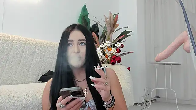 Snapshot of EmeraldKatt chatting on May 14, 2026, 7:20 pm EmeraldKatt online show from May 14, 2026, 7:20 pm