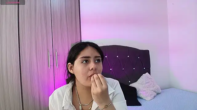 Sara  Dream online show from May 15, 2026, 6:15 pm