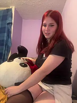 Snapshot of Caro_redd chatting on May 19, 2026, 12:33 pm Caro redd online show from May 19, 2026, 12:33 pm
