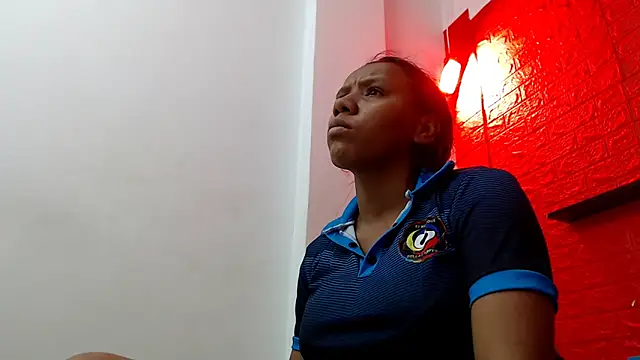 Snapshot of vanesalatina18 chatting on May 12, 2026, 2:03 pm vanesalatina18 online show from May 12, 2026, 2:03 pm