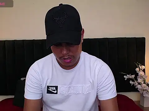 Snapshot of noah_oliver1 chatting on May 7, 2026, 7:19 pm noah oliver1 online show from May 7, 2026, 7:19 pm