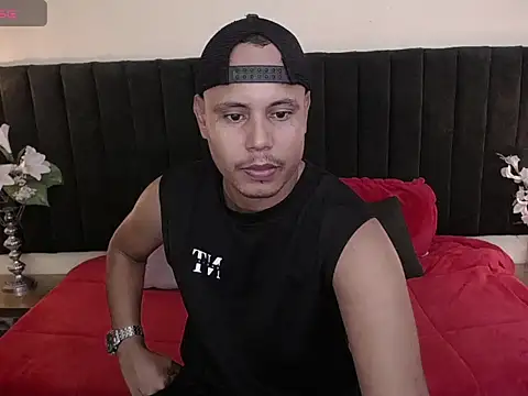 Snapshot of noah_oliver1 chatting on May 30, 2026, 1:14 am noah oliver1 online show from May 30, 2026, 1:14 am
