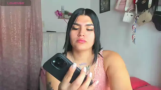 Snapshot of Melinabitchxx chatting on May 21, 2026, 1:40 pm Melinabitchxx online show from May 21, 2026, 1:40 pm