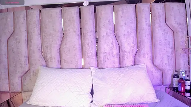 Snapshot of Paulina25_ chatting on May 12, 2026, 7:33 pm Paulina25 online show from May 12, 2026, 7:33 pm