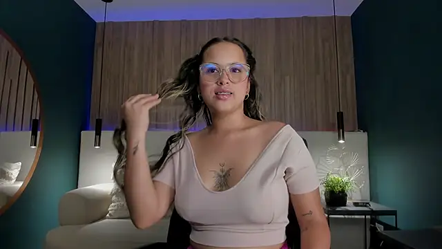 Snapshot of MayaLee_ chatting on May 15, 2026, 12:56 pm MayaLee online show from May 15, 2026, 12:56 pm
