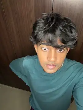 nilanfucks online show from May 28, 2026, 6:00 am