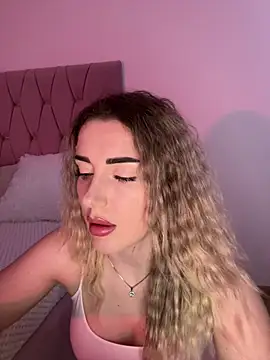 Snapshot of IrisDesiree chatting on May 11, 2026, 1:06 pm IrisDesiree online show from May 11, 2026, 1:06 pm