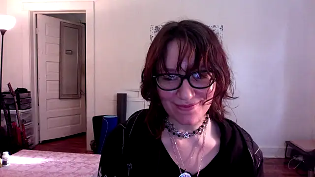 AnnywnBelle online show from April 28, 2026, 10:15 pm