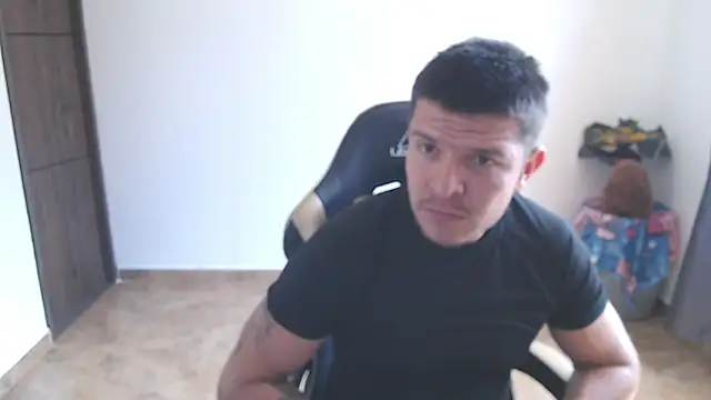 Snapshot of felipe_fitness chatting on May 1, 2026, 4:22 pm felipe fitness online show from May 1, 2026, 4:22 pm