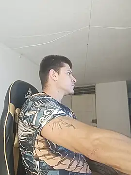 Snapshot of felipe_fitness chatting on May 11, 2026, 9:26 am felipe fitness online show from May 11, 2026, 9:26 am