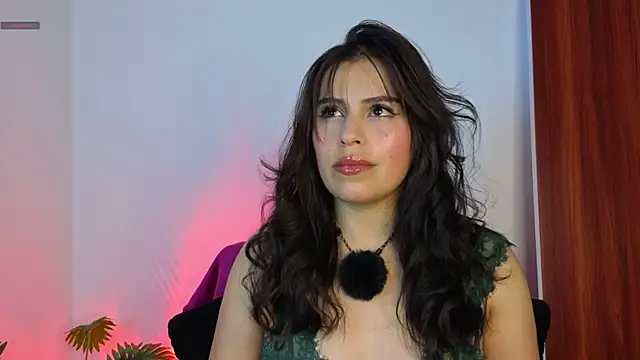 Snapshot of Yenifer_27 chatting on May 6, 2026, 3:02 am Yenifer 27 online show from May 6, 2026, 3:02 am