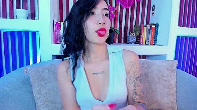 AshleyGross  online show from May 21, 2026, 8:05 pm