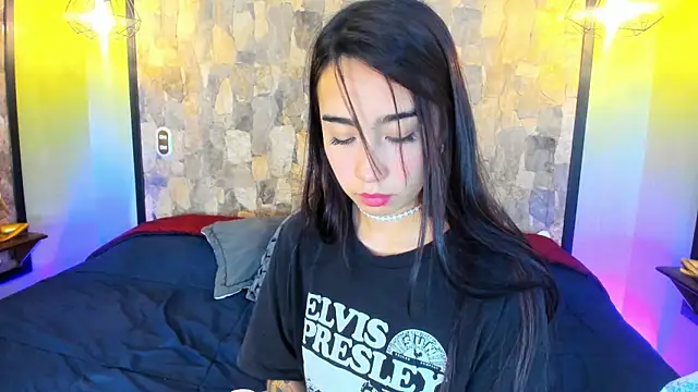 AshleyGross  online show from May 28, 2026, 7:44 pm