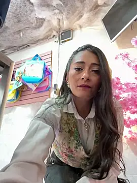 IsabellaMariet online show from June 18, 2026, 2:54 pm