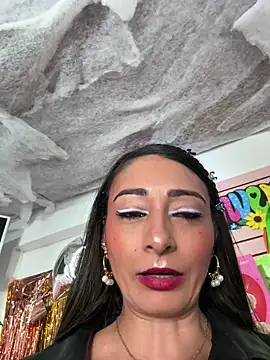 IsabellaMariet online show from June 23, 2026, 2:37 pm