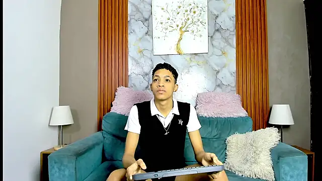 Snapshot of LOVE_GUYS1 chatting on May 22, 2026, 1:17 pm LOVE GUYS1 online show from May 22, 2026, 1:17 pm