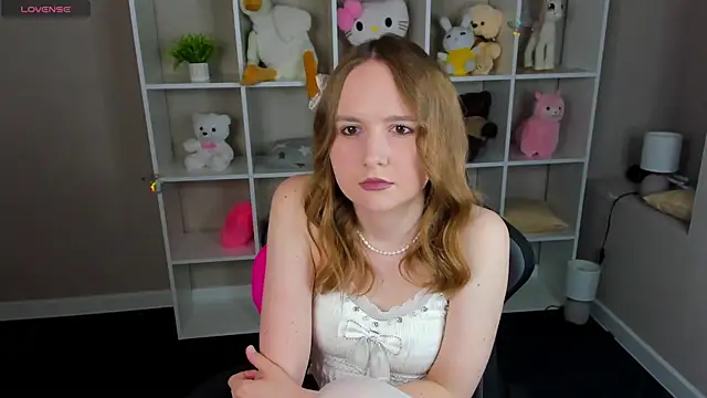Emmaa Kimm online show from May 17, 2026, 12:52 am