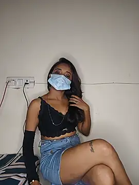 Snapshot of Fire_honeybee chatting on May 13, 2026, 8:27 pm Fire honeybee online show from May 13, 2026, 8:27 pm