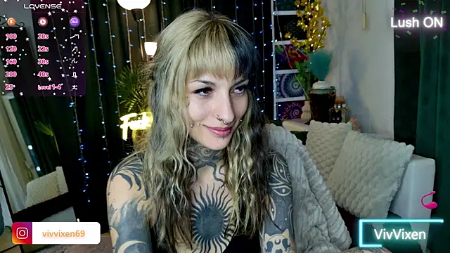 Snapshot of VivVixen chatting on May 30, 2026, 8:17 pm VivVixen online show from May 30, 2026, 8:17 pm