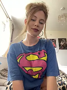 Snapshot of Young_Lizzie chatting on May 7, 2026, 1:38 pm Young Lizzie online show from May 7, 2026, 1:38 pm