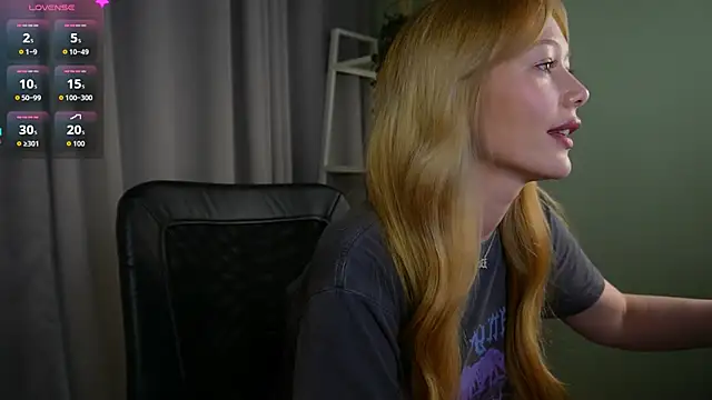 Snapshot of _Mila_Luna_ chatting on May 2, 2026, 9:20 pm Mila Luna online show from May 2, 2026, 9:20 pm